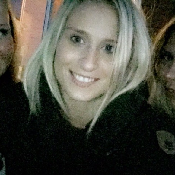 Meet your Posher, Brenna - Picture 1 of 2